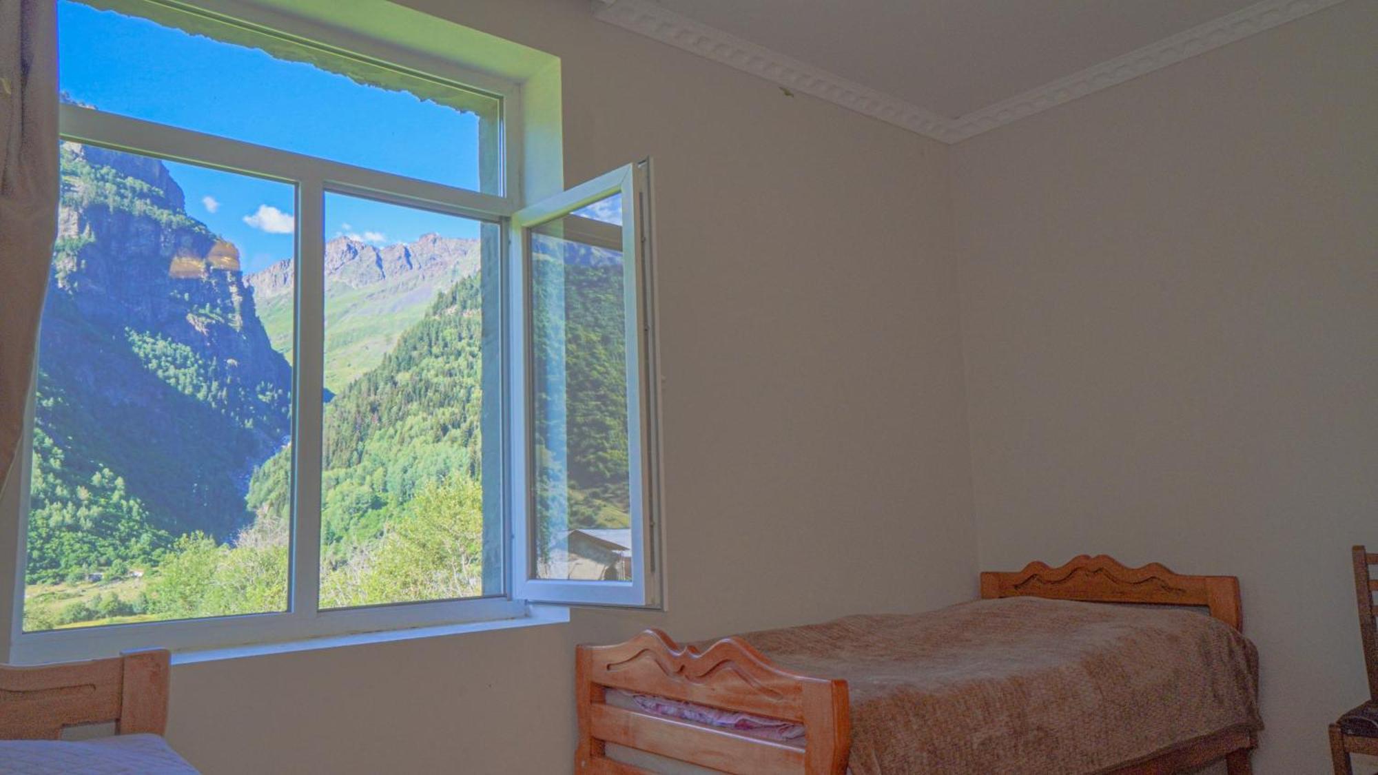 Givi Kakhiani'S Guesthouse Zhabeshi Екстер'єр фото