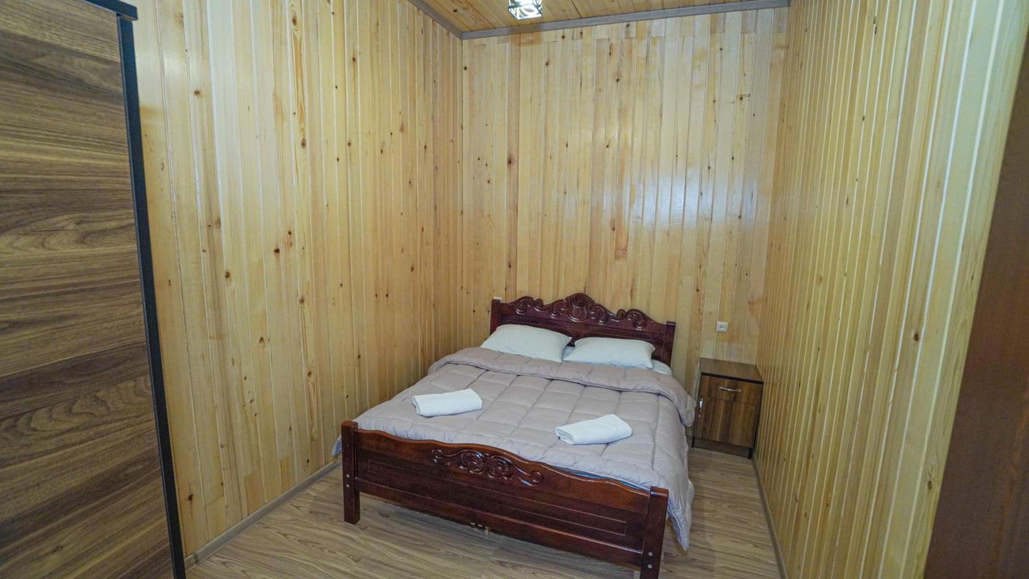 Givi Kakhiani'S Guesthouse Zhabeshi Екстер'єр фото