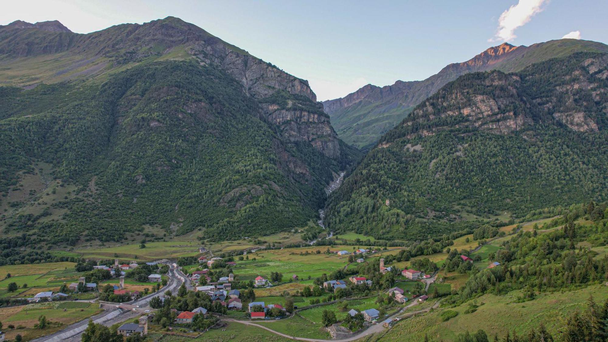 Givi Kakhiani'S Guesthouse Zhabeshi Екстер'єр фото
