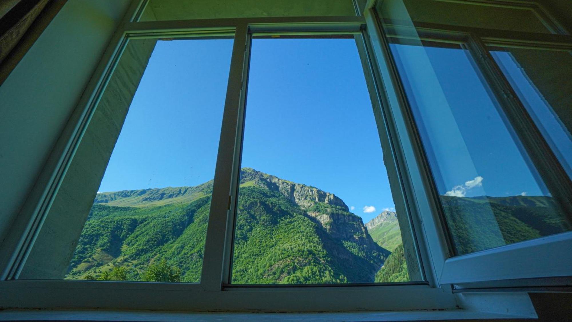 Givi Kakhiani'S Guesthouse Zhabeshi Екстер'єр фото